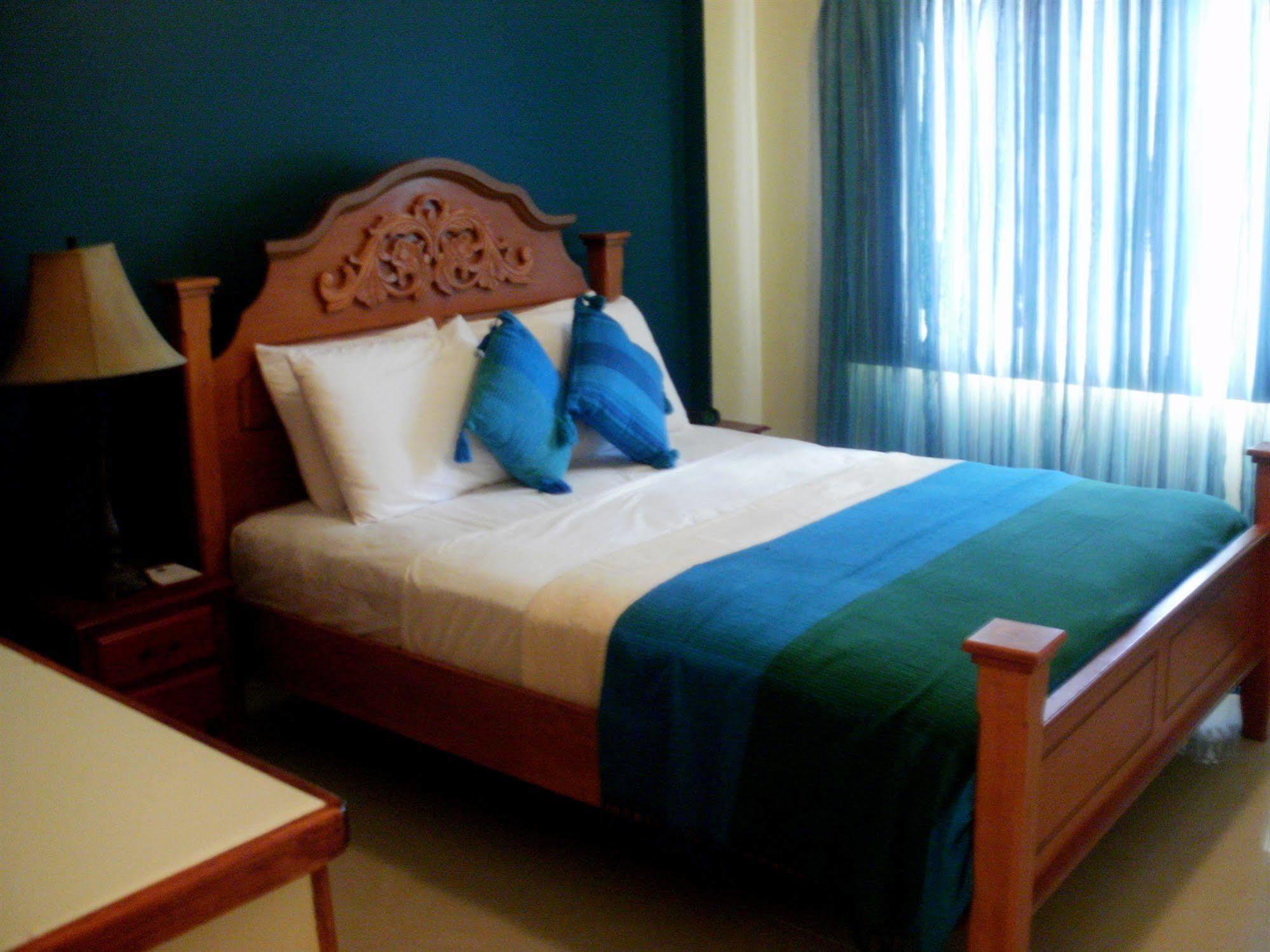 Inn Flight Suites Piarco Exterior photo
