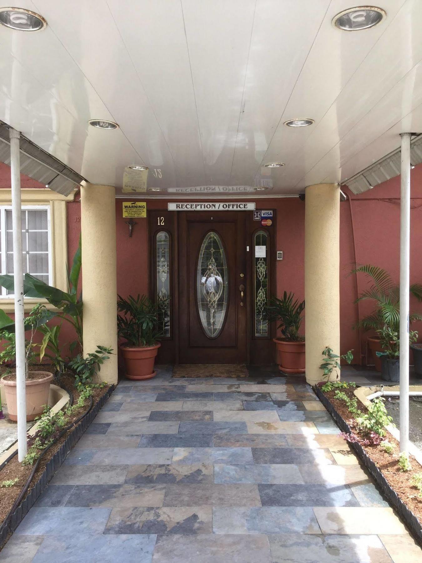 Inn Flight Suites Piarco Exterior photo