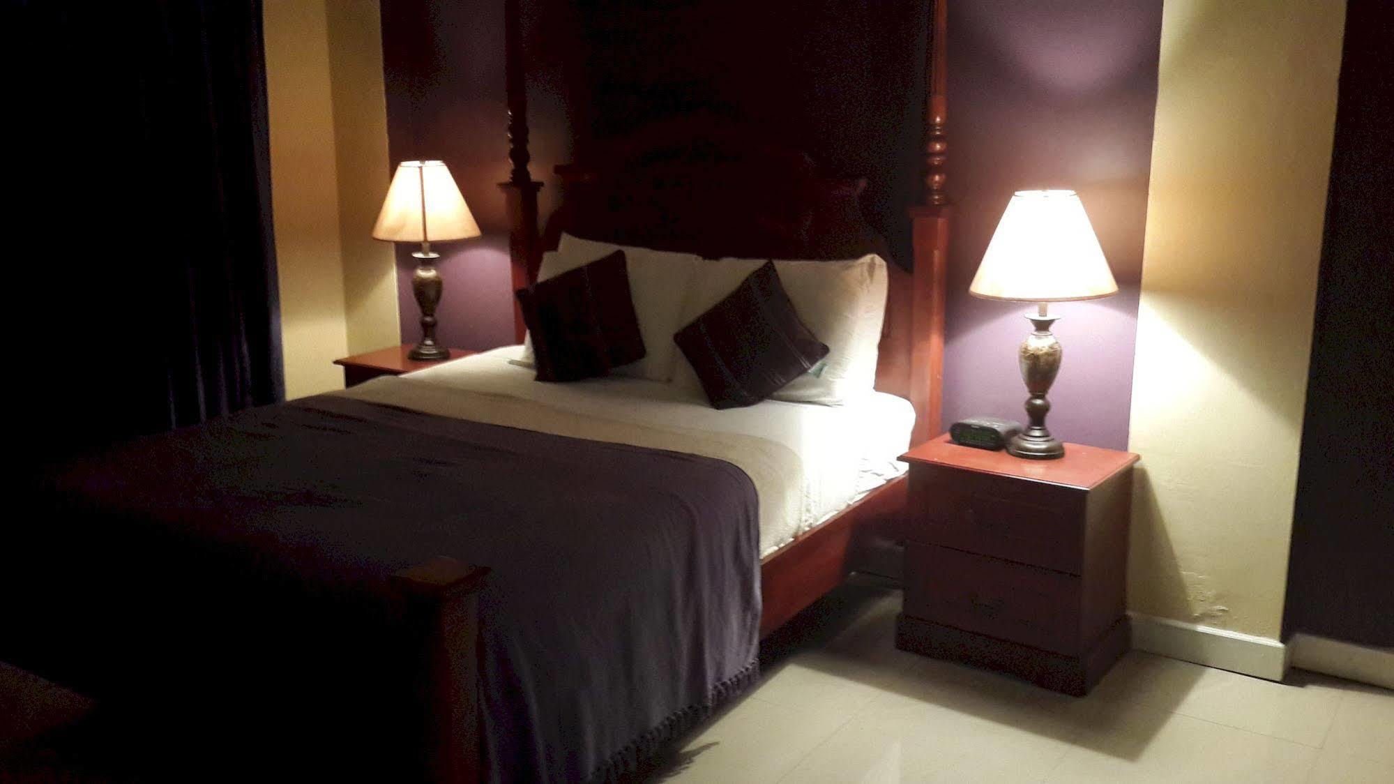 Inn Flight Suites Piarco Exterior photo